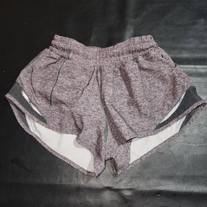 Lululemon Womens Heathered Black Hotty Hot Shorts 2